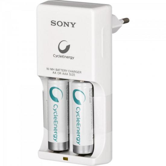 Carregador de Pilha com 2 Pilhas AA 1000mAh BCG34HW2 Bivolt Branco SONY Carregador de Pilha com 2 Pilhas AA 1000mAh BCG34HW2 Bivolt Branco SONY